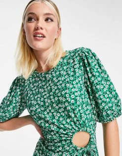 Wednesday's Girl Cut Out Detail Mini Jersey T-shirt Dress In Green Ditsy Floral For Women -Wednesday's Girl Sales 2022 unnamed file 122