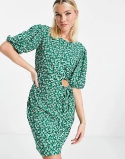 Wednesday's Girl Cut Out Detail Mini Jersey T-shirt Dress In Green Ditsy Floral For Women -Wednesday's Girl Sales 2022 unnamed file 124