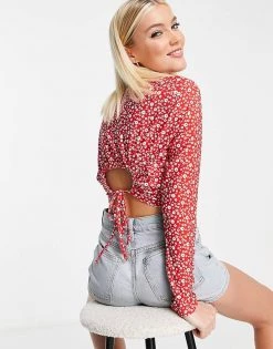 Wednesday's Girl Cut Out Back Long Sleeve Crop Top In Red Ditsy Floral For Women