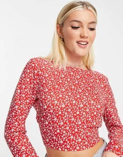 Wednesday's Girl Cut Out Back Long Sleeve Crop Top In Red Ditsy Floral For Women -Wednesday's Girl Sales 2022 unnamed file 1328