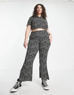 Wednesday's Girl Curve Cropped 90s Shirt In Black Ditsy Co-ord For Women -Wednesday's Girl Sales 2022 unnamed file 1358