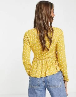 Wednesday's Girl Relaxed Smock Top With Peplum Hem In Ditsy Floral Print For Women Mustard Floral -Wednesday's Girl Sales 2022 unnamed file 1377