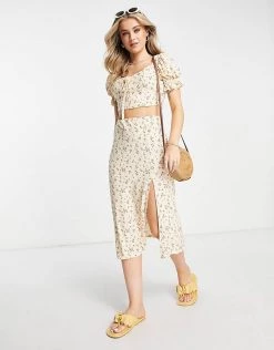 Wednesday's Girl Puff Sleeve Milkmaid Crop Top In Ditsy Floral Co-ord For Women -Wednesday's Girl Sales 2022 unnamed file 1382