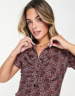 Wednesday's Girl Mini Shirt Dress With Ruching In Retro Floral For Women Brown Retro -Wednesday's Girl Sales 2022 unnamed file 188