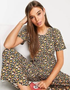 Wednesday's Girl Relaxed Belted Jumpsuit With Wide Leg In Black Floral For Women Black Base Floral 9 Wednesday's Girl Relaxed Belted Jumpsuit With Wide Leg In Black Floral For Women Black Base Floral -Wednesday's Girl Sales 2022 unnamed file 37