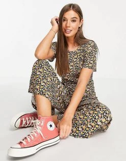 Wednesday's Girl Relaxed Belted Jumpsuit With Wide Leg In Black Floral For Women Black Base Floral 10 Wednesday's Girl Relaxed Belted Jumpsuit With Wide Leg In Black Floral For Women Black Base Floral -Wednesday's Girl Sales 2022 unnamed file 38