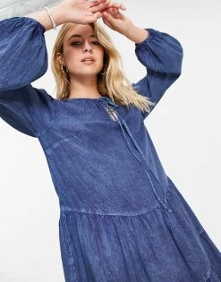 Wednesday's Girl Mini Smock Dress With Tiered Skirt In Denim For Women Indigo Denim -Wednesday's Girl Sales 2022 unnamed file 567