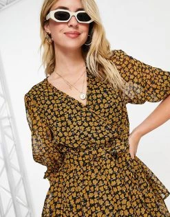 Wednesday's Girl Mini Wrap Dress With Puff Sleeves And Tiered Skirt In Buttercup Floral For Women Black Yellow Floral 9 Wednesday's Girl Mini Wrap Dress With Puff Sleeves And Tiered Skirt In Buttercup Floral For Women Black Yellow Floral -Wednesday's Girl Sales 2022 unnamed file 572