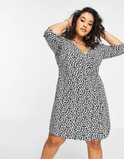 Wednesday's Girl Curve Mini Wrap Dress In Ditsy Floral Print For Women Black White Floral 10 Wednesday's Girl Curve Mini Wrap Dress In Ditsy Floral Print For Women Black White Floral -Wednesday's Girl Sales 2022 unnamed file 663