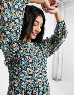Wednesday's Girl Long Sleeve Mini Smock Dress With Full Skirt In Vintage Floral For Women Multi Floral -Wednesday's Girl Sales 2022 unnamed file 667