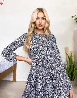 Wednesday's Girl Long Sleeve Smock Dress In 90's Floral For Women Navy Floral -Wednesday's Girl Sales 2022 unnamed file 713