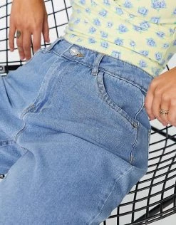 Wednesday's Girl Mom Jeans In Light Wash For Women Light Wash Denim 10 Wednesday's Girl Mom Jeans In Light Wash For Women Light Wash Denim -Wednesday's Girl Sales 2022 unnamed file 788