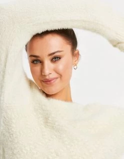 Wednesday's Girl Jumper In Fluffy Cable Knit For Women Cream -Wednesday's Girl Sales 2022 unnamed file 917